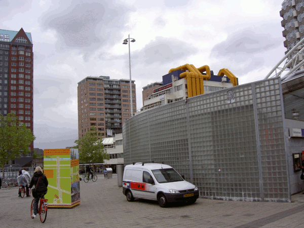 140.gif (153921 bytes)